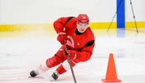 Keď prišiel na prvý tréning spadla mu sánka. Slováka na kempe vítala obrovská legenda NHL (rozhovor)
