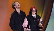 Grammy 2024 sú rozdané. Cenu za najlepšiu skladbu roka získala Billie Eilish