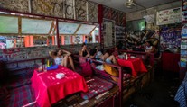 Prípad kontaminovaného alkoholu má už šiestu obeť. Turisti sa otrávili metanolom