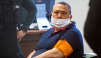 Emotívny moment na súde. Vrah prosil o odpustenie matku, ktorej zavraždil syna