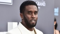 Znásilnenie, obchodovanie s ľuďmi a zastrašovanie. Začína sa súd so Seanom „Diddy“ Combsom, hrozí mu doživotie