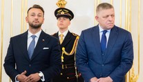 Po Kmecovi môžu padnúť aj ďalší, Hlas odkázal premiérovi, že nenechá zo seba robiť handru