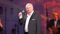 Veľkolepá oslava Petra Stašáka. K jubileu mu vinšovali kolegovia a stovky fanúšikov