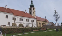 Preslávila ju krvavá grófka. Obec pri Novom Meste nad Váhom má teraz ďalšie lákadlo