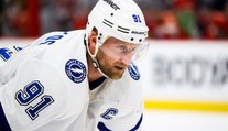 Erik Černák bude mať v NHL nového kapitána. Stamkos mení klub, podpísal luxusný kontrakt