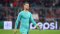 VIDEO: Bayern Mníchov vypadol z pohára. Neuer dostal prvú červenú kartu v kariére