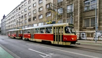 VIDEO: Láskavý skutok vodičky električky. Nemala srdce vyhodiť ženu bez domova do zimy
