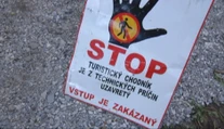 Rok od tragédie v Monkovej doline: Miestni cítia sklamanie z reakcie štátu, chodník napriek zákazu stále láka turistov