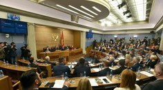 V Čiernej hore padla vláda. Kabinet premiéra Krivokapiča končí len po 14 mesiacoch