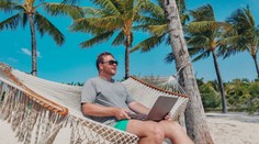 Zbalil rodinu a odišiel pracovať na ostrov: Aj takto môže vyzerať moderný workation život