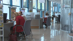 Vyššie poplatky či nedostupnejšie úvery. Vláda chce zdaniť banky a experti avizujú, čo bude nasledovať