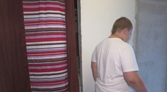 Matka dostala príspevok na bezbariérovú kúpeľňu pre postihnutého syna, teraz ich musí vrátiť