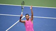 Očakávané semifinále drámu neprinieslo. Alcaraz si zahrá v New Yorku o ďalší grandslamový titul