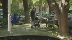 Muži na materskej zažívajú na Slovensku boom. Lákadlom sú aj nemalé peniaze