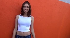 Sexy dievča sa spýtalo 100 mužov, či chcú sex. Aká bola reakcia?