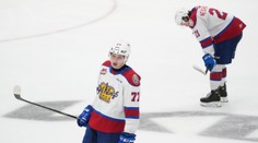 V ťažkom období mu pomáha odborník, z neúčasti na MS20 má slzy v očiach. Jeho návrat na ľad sa však blíži