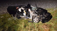 Opitý muž sadol za volant. Po náraze auta do stromu zahynula žena (†41), jej syn je ťažko zranený