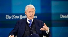 Amerického exprezidenta Billa Clintona náhle  hospitalizovali