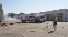 Takto vyzerá zrážka sanitiek v 40-kilometrovej rýchlosti. Ak sa pripútate zle, hrozí okamžitá smrť