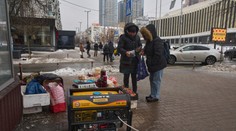 Dodrží Moskva dohodu o zastavení paľby? Mnohí Kyjevčania sú bez elektriny, vody a tepla