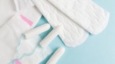 Škótsko ako prvá krajina schválila všetkým ženám menštruačné potreby zadarmo