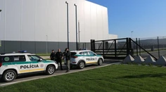 Polícia skončila prehľadávanie nitrianskeho Jaguaru, bombu nenašli