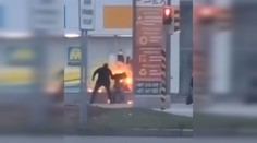 VIDEO: V Bardejove horel muž. Život mu zachránili náhodní okoloidúci, hasili ho kabátmi