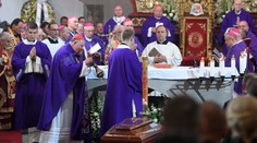 Posledná rozlúčka s kardinálom Jozefom Tomkom: Už je v nebi