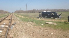 Na polostrove Krym sa mikrobus zrazil s vlakom, piati ľudia to neprežili