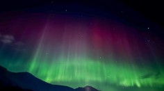 Čaká nás najintenzívnejšia polárna žiara desaťročia. Obľúbený fenomén spustil cestovateľský ošiaľ