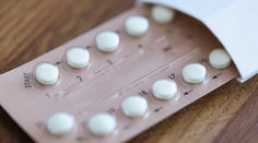 Patrí medzi najvýznamnejšie objavy farmácie. Je hormonálna antikoncepcia bezpečná?