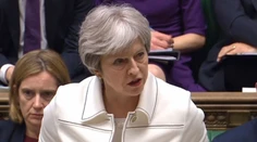 Lordi schválili dodatok, ktorý môže pozastaviť dohodu o brexite