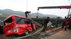 Južná Kórea: Pri zrážke autobusu s osobným autom zahynulo osem ľudí