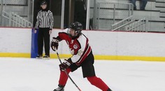 Nádejný Slovák sa rozhodol ísť netradičnou cestou. V Amerike chodí na strednú, hrá hokej a sníva o NHL