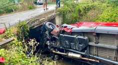 Tragická nehoda na juhu Slovenska. Vodič dodávky zišiel do priekopy a narazil do mosta