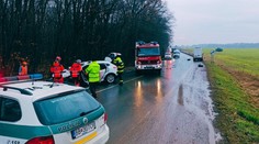 Dopravná nehoda na strednom Slovensku. Pri čelnej zrážke sa zranili tri osoby