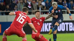 Potupná remíza s trpaslíkom neostala bez reakcie. Fanúšikovia Walesu žiadajú zmenu