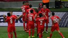 Sevilla zdolala vo finále Dnepr 3:2, k obhajobe ju doviedol Bacca