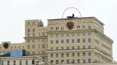 Na strechách budov v Moskve rozmiestňujú systémy protileteckej obrany