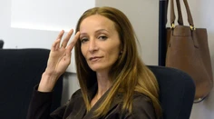 Kvetinárka Eva, ktorá si objednala úkladnú vraždu manžela, je na úteku