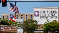 Lekárka pri pôrode odtrhla dieťaťu hlavu. Rodičia tvrdia, že nemocnica sa to snažila ututlať