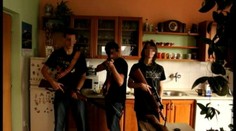 Takto vníma chlapcov obvinených z vraždy taxikára ich okolie