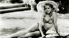 Mala iba 14 keď ohúrila svet a pobláznila mužov: Zomrela najznámejšia Lolita