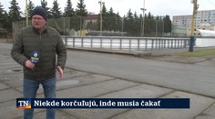 Niekde korčuľujú, inde musia čakať