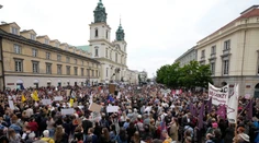Tisícky ľudí protestovali v poľských mestách proti prísnym interrupčným pravidlám