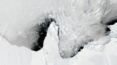 Najväčší ľadovec na svete sa uvoľnil a smeruje k Južnému oceánu