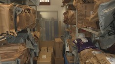 Z obývačiek sa stali skúšobné kabínky. Kuriéri majú plné ruky práce, vraciame stále viac tovaru