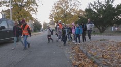 Deti v Novákoch chodia do školy pešibusom. Má aj zodpovedného vodiča