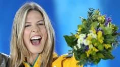 Fotka olympijskej víťazky pobúrila internet. Počas stojky dojčí syna