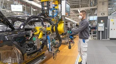 Pre nedostatok čipov bratislavský Volkswagen preruší na týždeň výrobu